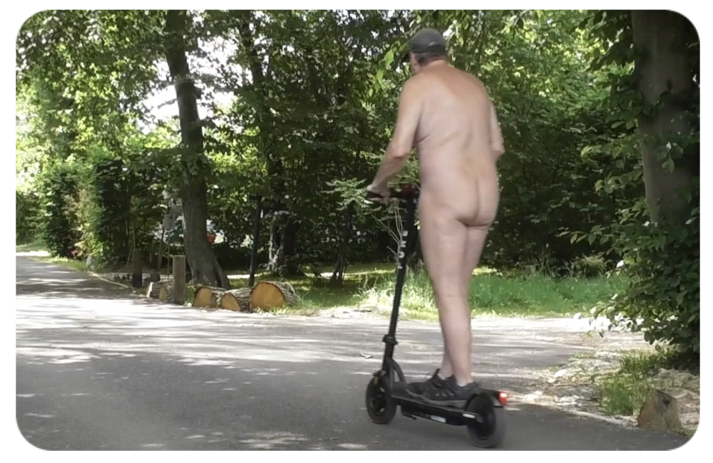 Scooter nude